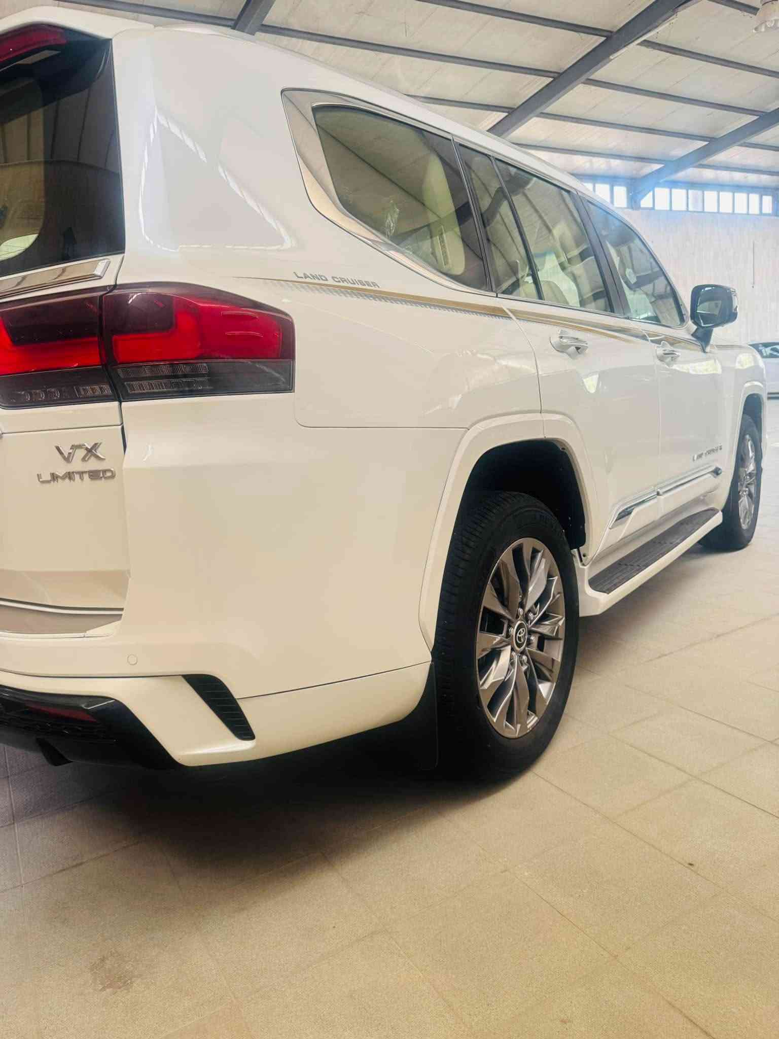 لاندكروز VX • ٢٠٢٤ • رقم بغداد