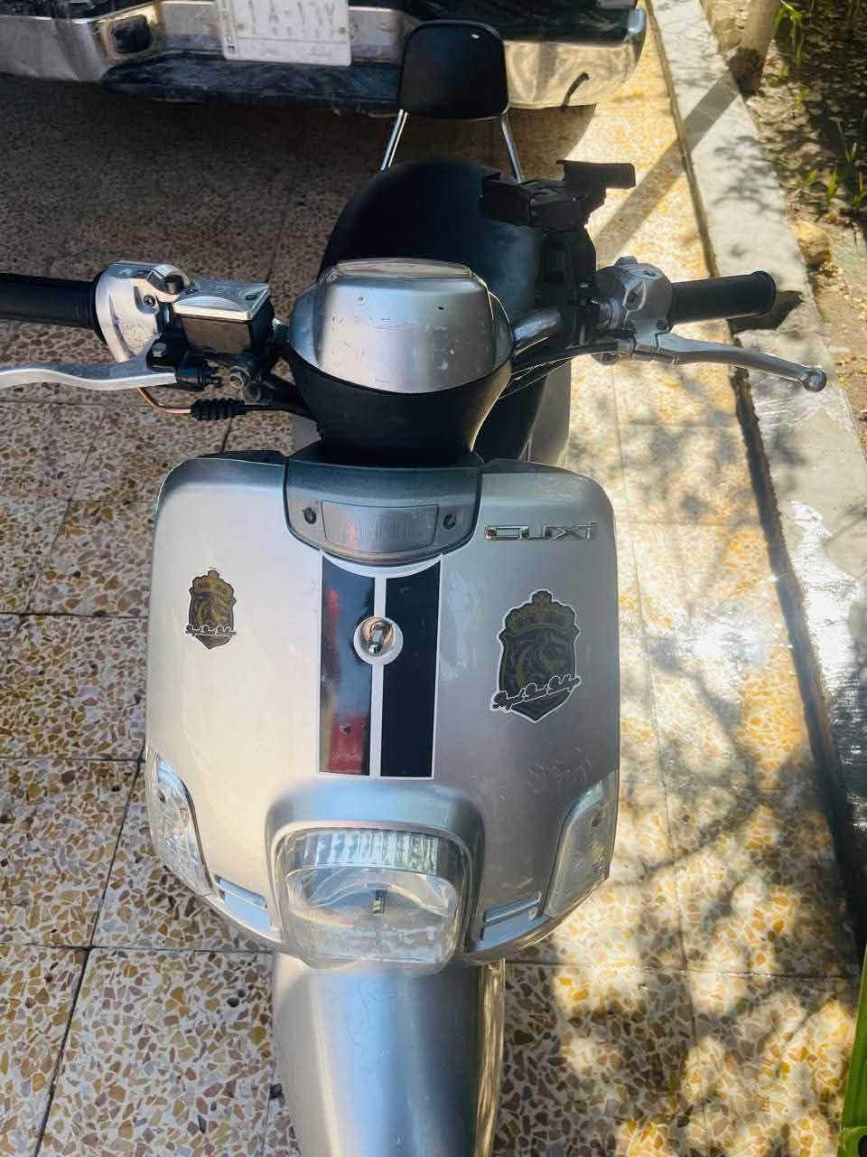 سلام عليكم شباب بوليس مسطره
كفاله عمامه
دراجه بلاديه من كلشي
صارله شهر من نازله من الرمبه 
السعر 1150 وبيها مجال لطيبين 
الرقم ***********
