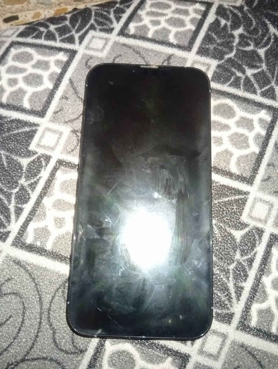 ايفون 13 برو ماكس • قافل ايكلود • بطارية ٨٧