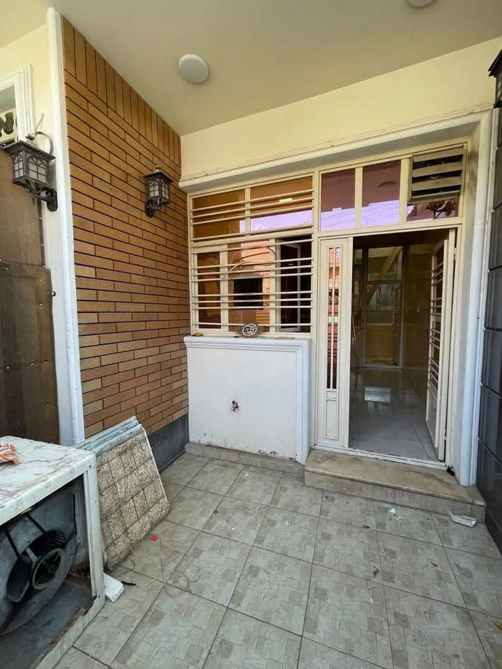 🏡 شقة أرضية حديثة للإيجار – عزل تام
📍 الأعظمية – قرب المحكمة
🛏️ غرفتين + صالة + مطبخ مشترك
🌿 منورين + طرمة + طبكة سيارة

💰 الإيجار: 700 ألف قفل

📞 ***********
📞 ***********

🏢 مكتب المستقبل للاستثمار والتسويق العقاري
