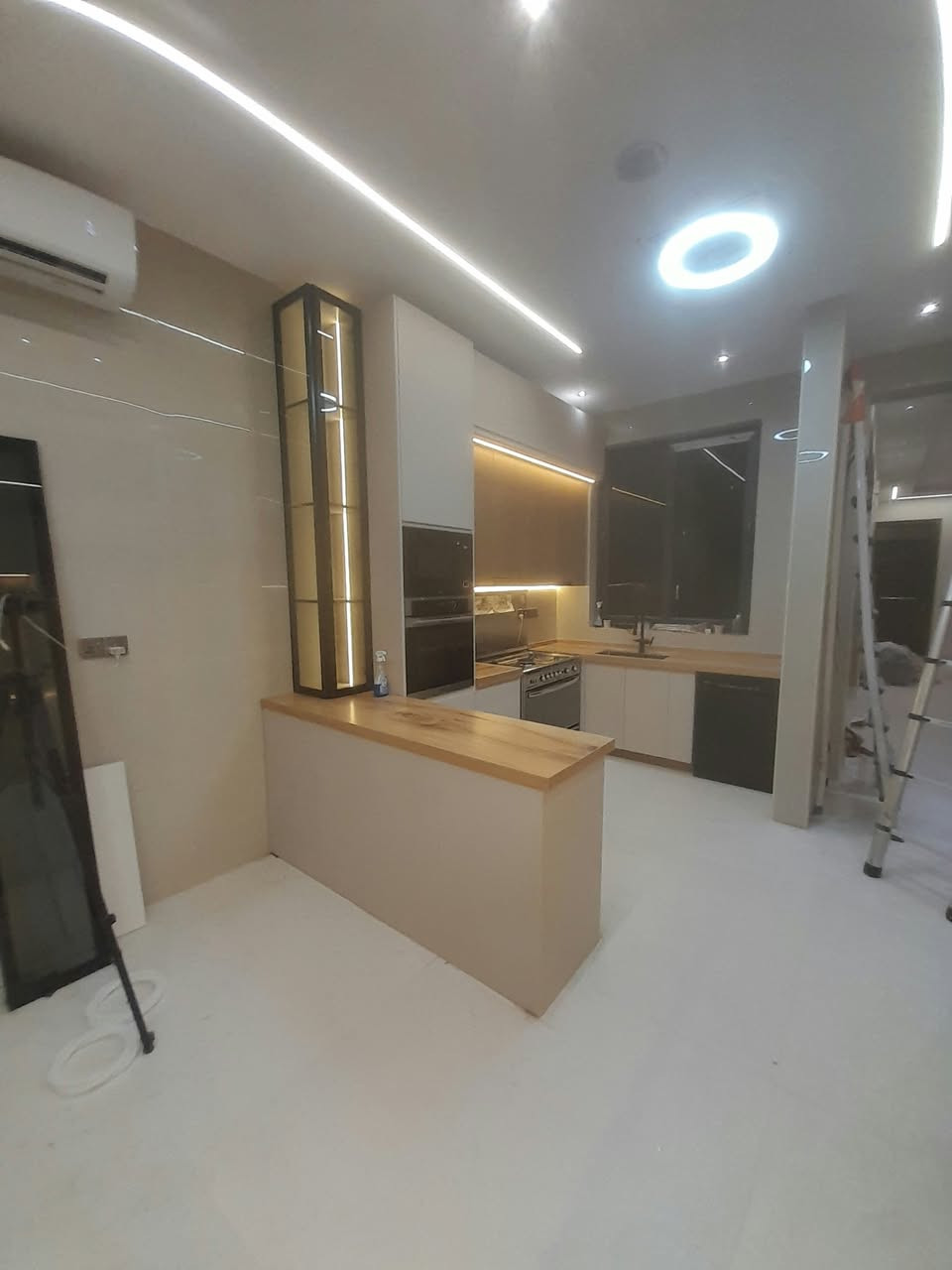 ابو دالين للديكور الخيال واقع 
المباشر = سعر أقل + خامتك تتفتح

1. * إيقاف - مو جاهز، يجي على مقاسك أنت

2. إيقاف * - LED إيقاف سعتها فندق ٥ نجوم

3.تجهيز كابينات مطابخ  وكل التفاصيل الداخليه !للكابينات 

4.تجهيز غرف نوم حسب تفاصيل المطلوبه مع كل أنواع الخشب البلاويد وmdf  

5!تجهيز دريسنك روم مع أدق التفاصيل

 ملاحظة... مطابخ ... دروسنك روم .. غرف نوم .. أجنحة كاملة بأسعار معمل بدون تدفئة

للتواصل ***********

متوفر واتساب

...

نص مكتوب في الصور:
- مطبخ خطية , منباعاث والصميم الداخلي.