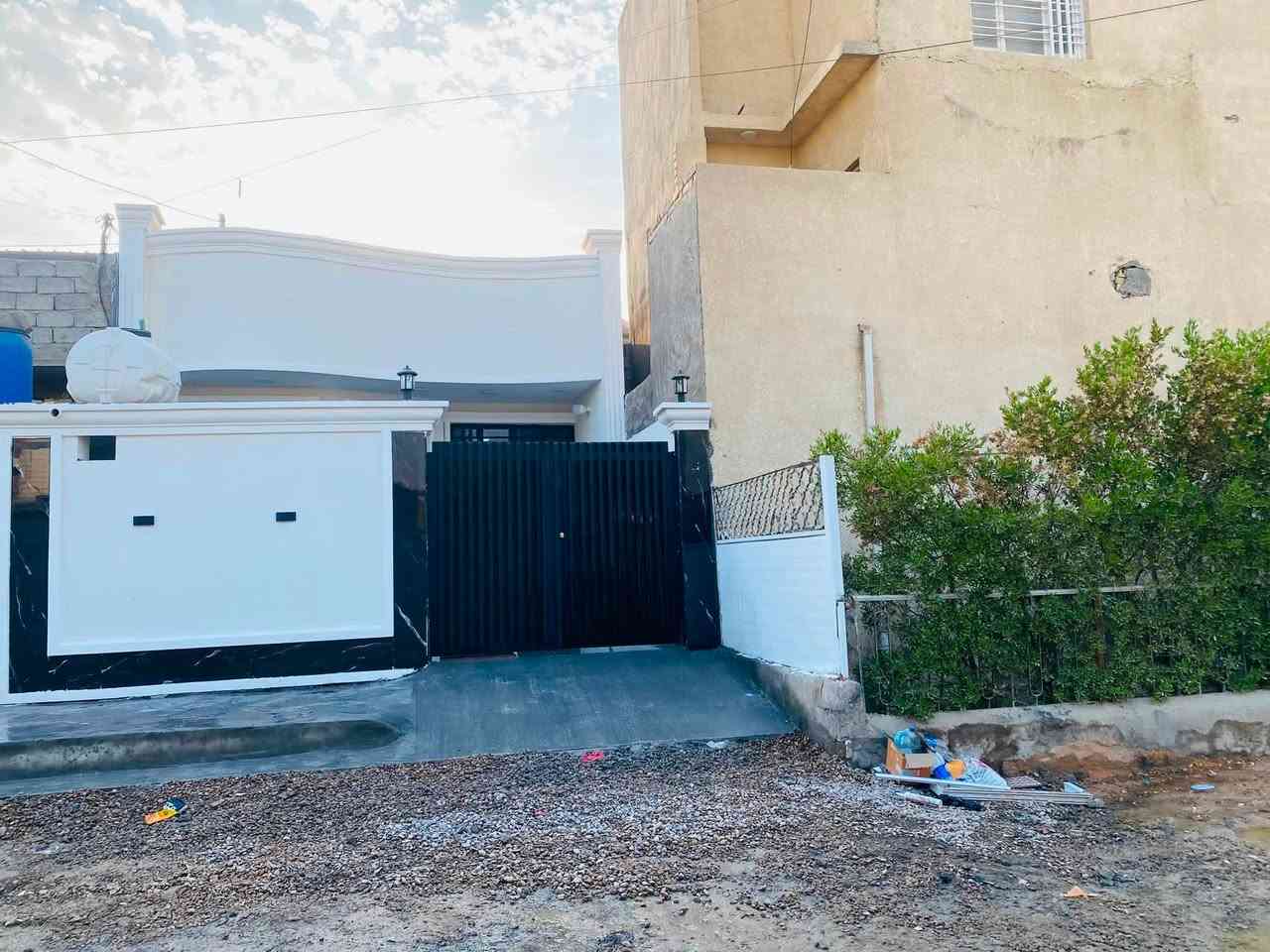 السلام عليكم دار للبيع ابو غريب حي الشهداء قرب مطعم عسوله المساحه 125م بناء حديث
***********
***********
