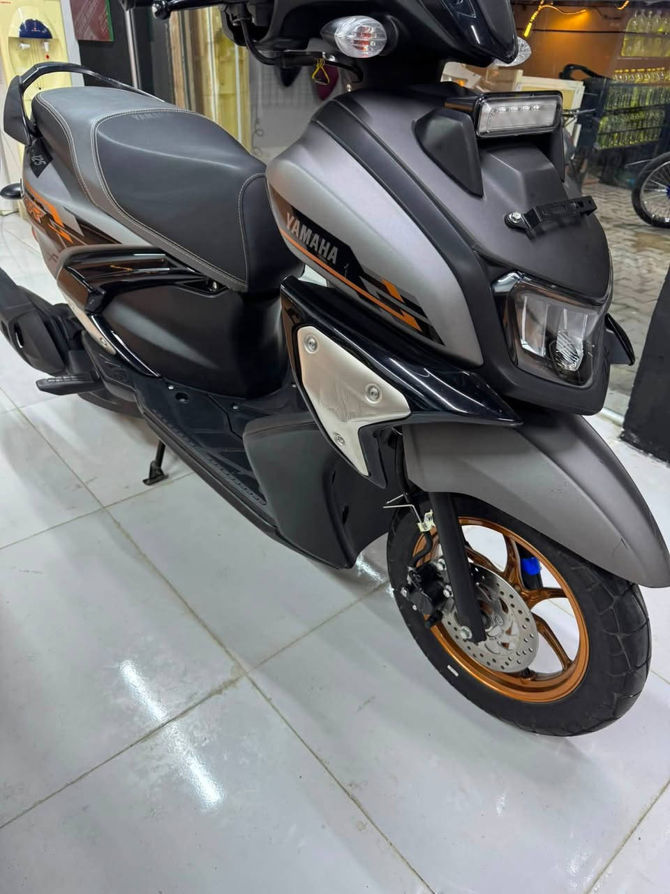 ســلام عليڪم🪻
⭕️YAMAHA ZR  2026(محرك مكفول  🇯🇵

‎

‏‎للاستفسار ***********☎️  .شارع مركز الشرجي

 ‏‎متوفر 🟢 بيع 🔴 شراء 🟣 مراوس🚦اقصاد⭐️
