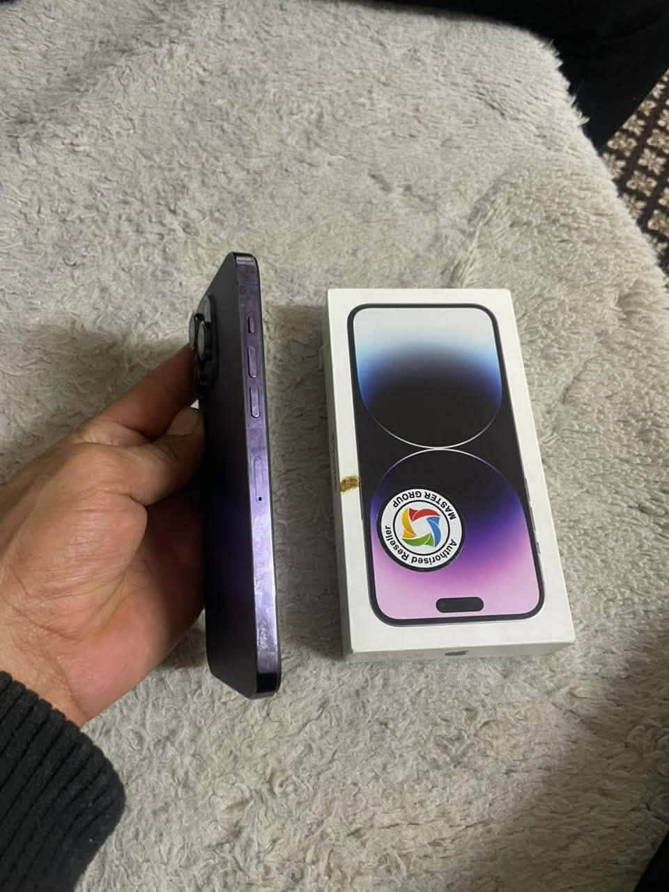 سلام عليكم شبابنه الطيبه 14 Pro Max
 ذاكره 256 بطاريه 100 مبدل و مبدل شاشه جهاز يخبل فيس ايدي شغال تجي تفحص و تشوف جاهز يخبل كارتونه موجوده سعر 575 و بي مجال للطيبين رقم *********** بي وتساب
