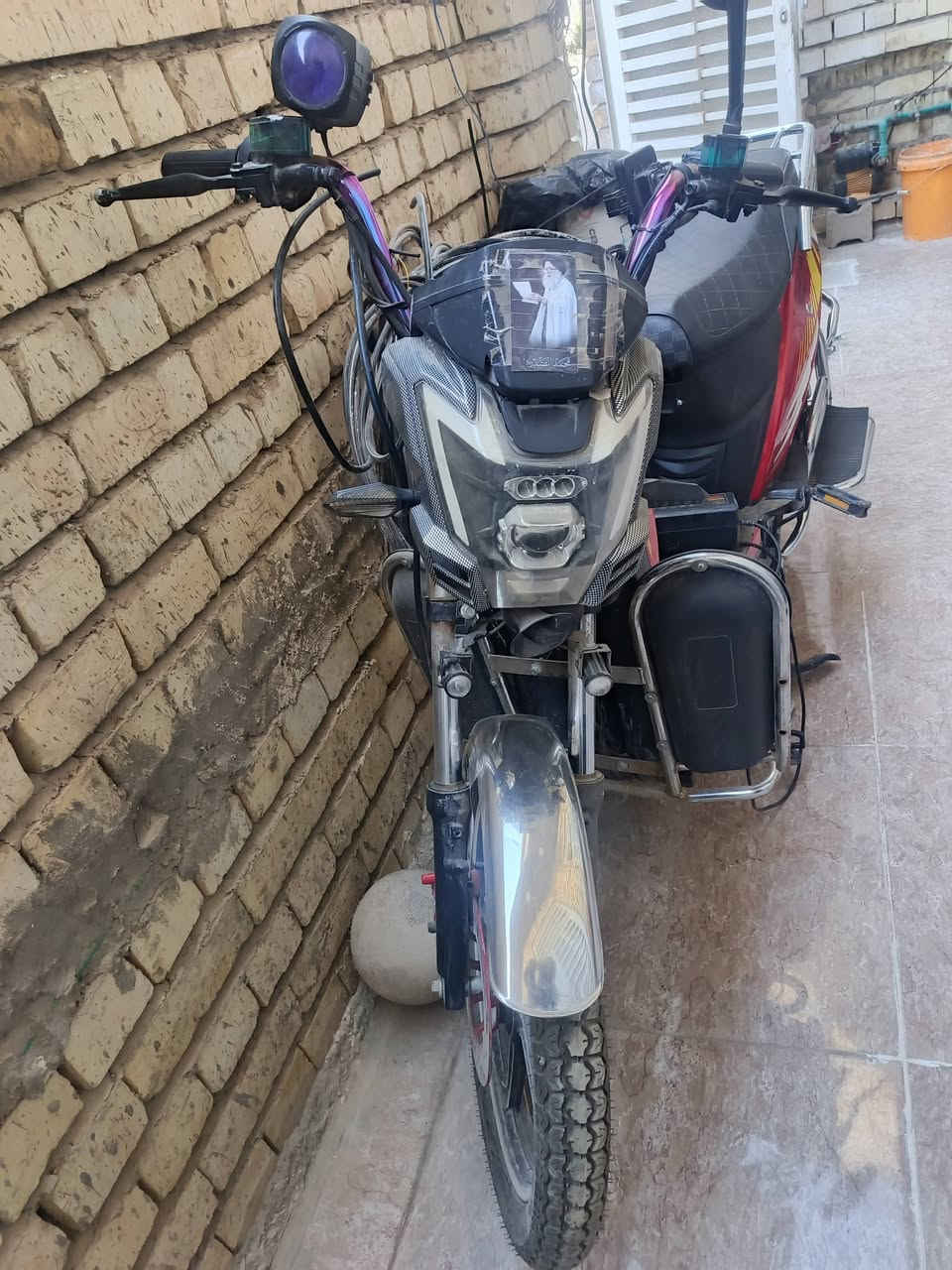 دراجهه هارلي نضيف جدا
نقص بطاريات
السعر 400 بيه مجال
حي الخطيب ***********

