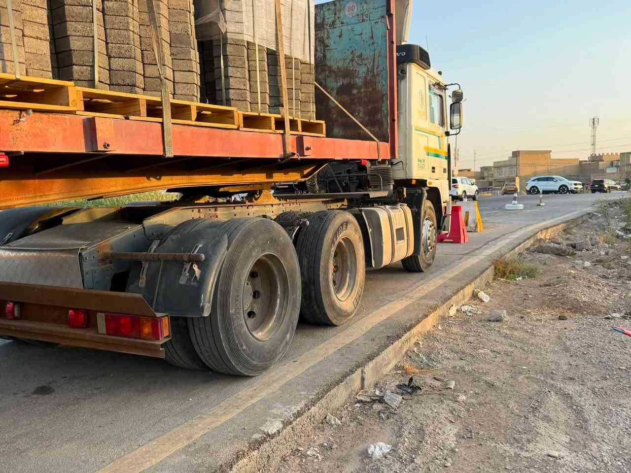 السلام عليكم للبيع فالفو فقط الرأس  سنكل سبرنك محرك 21 F12 كير 3ب3 اكسن شفت سيارة ايدك و الشغل تخم تاير عوزها زوج رقم ديالى الماني سعرها 127 بيها مجال حكً جية ***********
