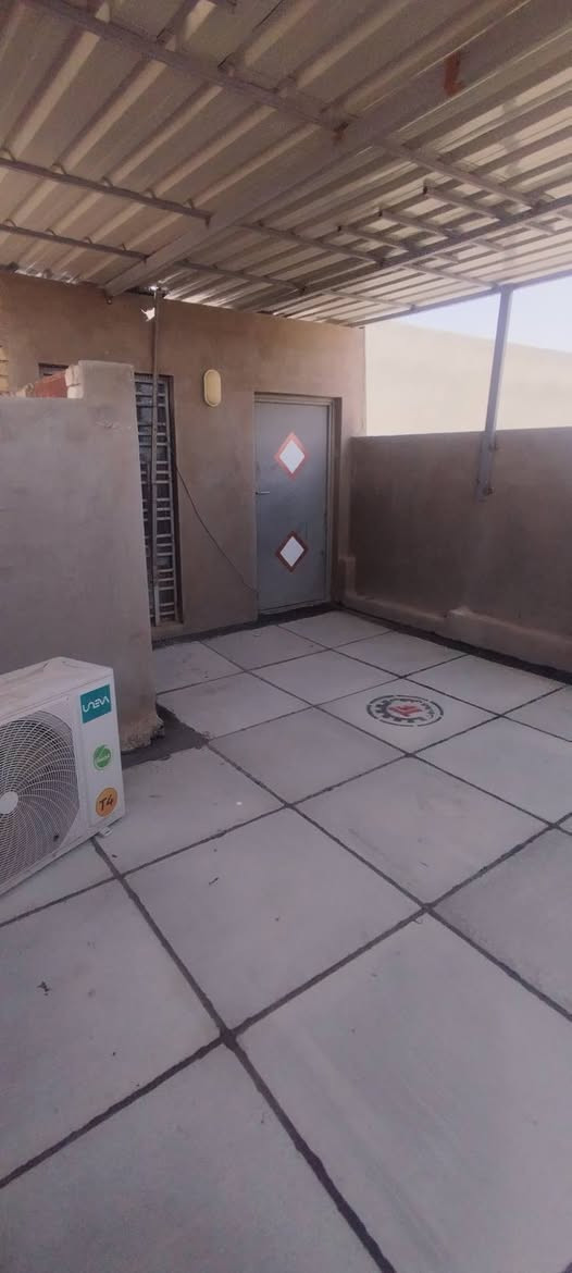 (دار للبيع  🏠 )  موقع مميز في حي النداء
الموقع 📍حرف T شارع 15 الفرع الاول  المفتوح على  شارع 60  الترابي  والفرع الثاني المفتوح على  شارع المجمعات مقابل الكفيل الجديد .
 طابقين بناء درجة أولى المساحة 100م .
الدرج يحتاج الى كاشي ومحجر 
عكس الشمس باتجاه كربلاء 
مطلوب 27 مليون قرض اسكان 🏦
🧿 سعره الأصلي 157 + قطع الطلب لصندوق الاسكان
للتواصل ***********
