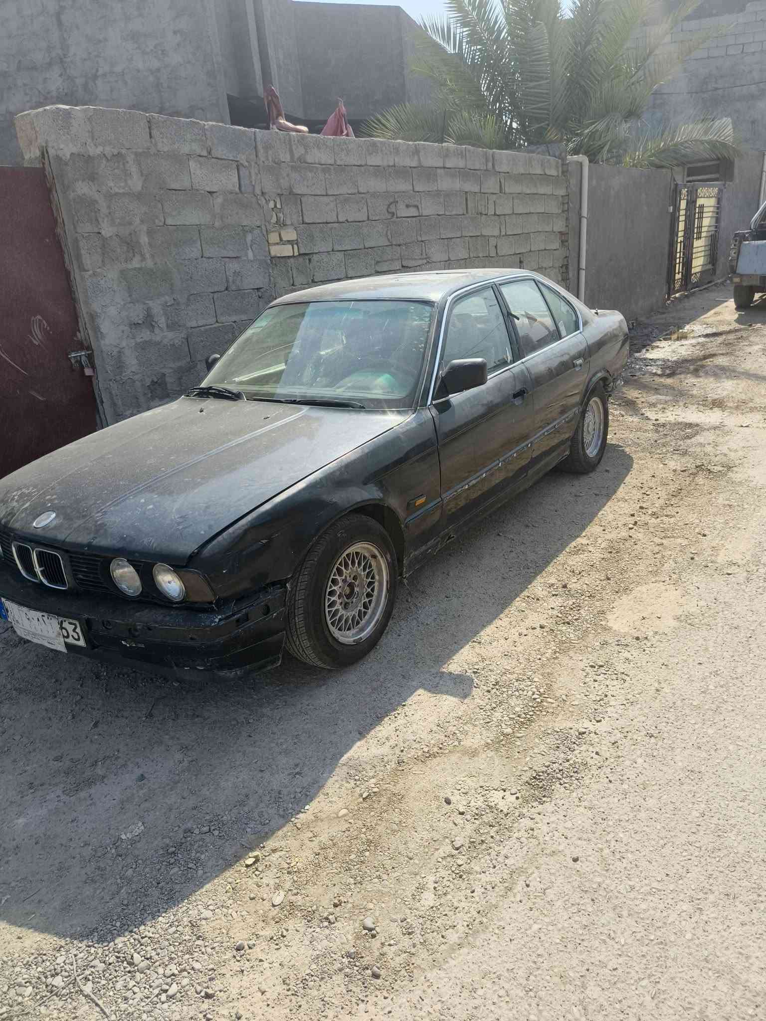بي إم دبليو535 موديل 1991 سياره خير من لله كير مكينه خير من لله كهربايات شغاله سياره مندل راعيهه بس موجود مستمسكاته كفلهه سرقه سياره مراوس شعدك مراوس نزل *********** مكاني بغداد
