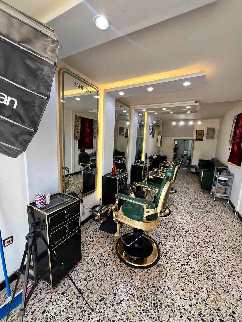 صالون حلاقه VIP للبيع 
للاستفسار ومعرفة تفاصيل اكثر 
***********
***********
العنوان بابل الحله الإسكان شارع مستشفى الجمهوري مقابل العيادات الاستشاريه
