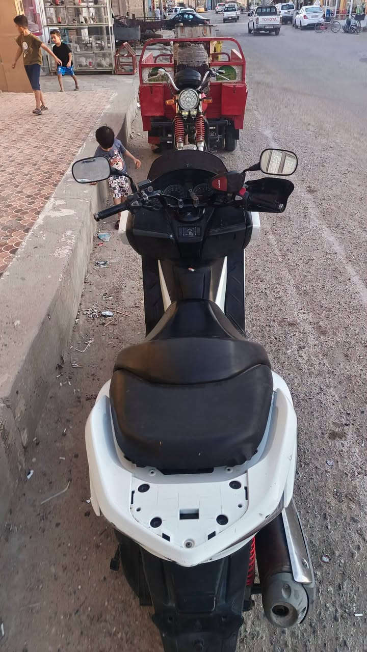 دراجه فورزه 012 
 سعرها 950 الف
بيها صوت بالمكينة 
تفاصيلها كاملة بالفديو
دراجه شغاله نكره سلف
ماشيه 66 الف
عليها منضومة زنون
ابيعها ع هذا وضعها 
مامفتوحه المكينه
البصرة قضاء المدينة
***********
