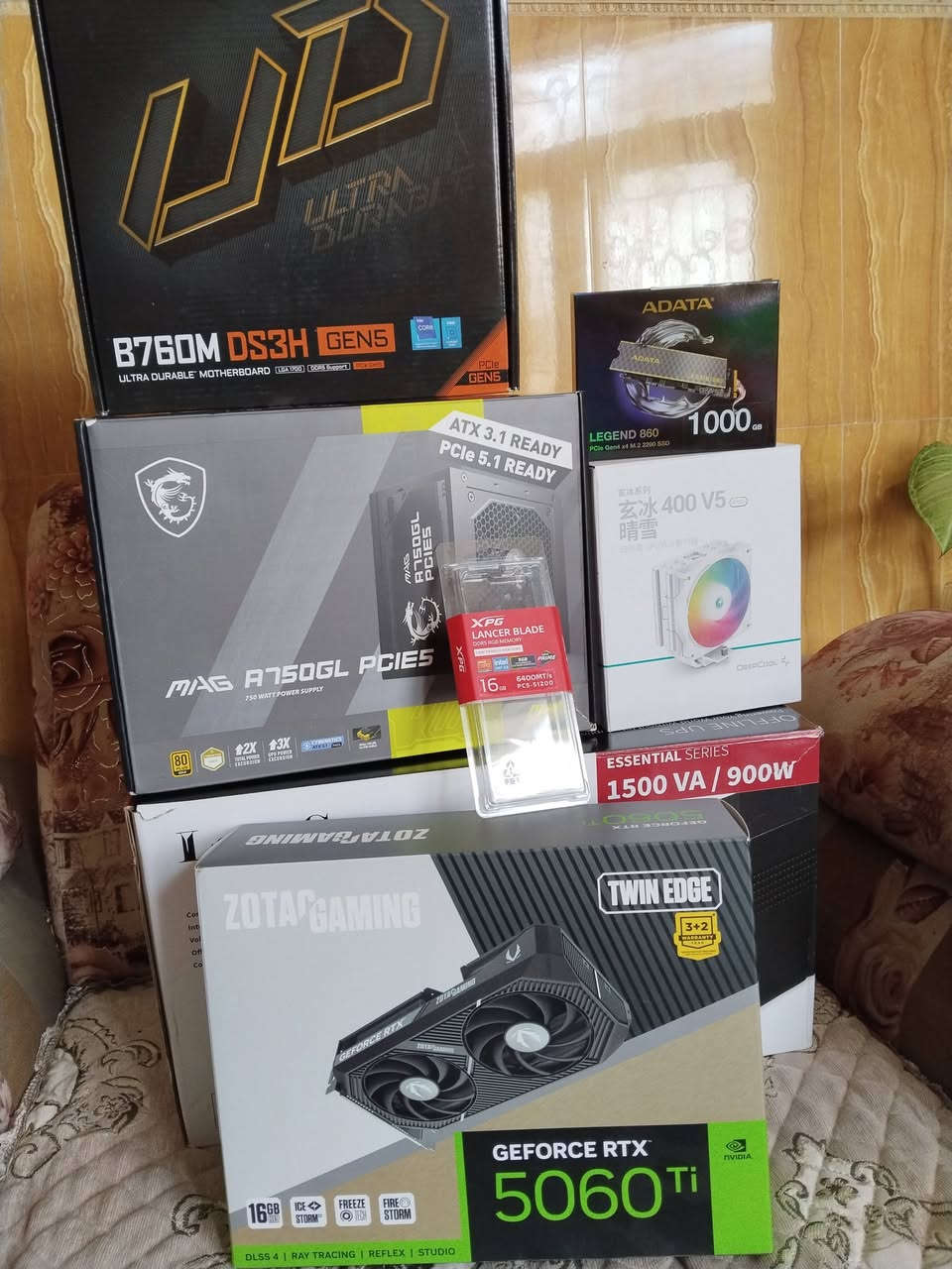 السلام عليكم 
تجميعة للبيع 
المواصفات
المعالج intel core i5 14400f
المذربورد GIGABYTE B760M DS3H GEN5
كارت الشاشة ZOTAC GAMING RTX5060ti 16GB
الرامات XPG LANCER BLADE 16GB DDR5 RGB 6400
الهارد ADATA LEGEND 860 M.2 1TB
البورسبلاي MSI MAG A750GL PCIES GOLD PLUS
المبرد DEEPCOOL 400V5 RGB
الكيس SAMA .
الملحقات
شاشة ماركة AOC IPS 32 165 CURVED 
ماوس RED DRAGON SNIPER PRO WIRELESS 
كيبورد RED DRAGON ELF PRO WIRELESS 
سبيكرات JER TICH 
يوبي اس 1500 VA 
كل القطع من ماركات معروفة والكراتين موجودة والتجميعة نظيفة حالها حال الجديد 
السعر مليونين 
مكاني كربلاء 
***********
