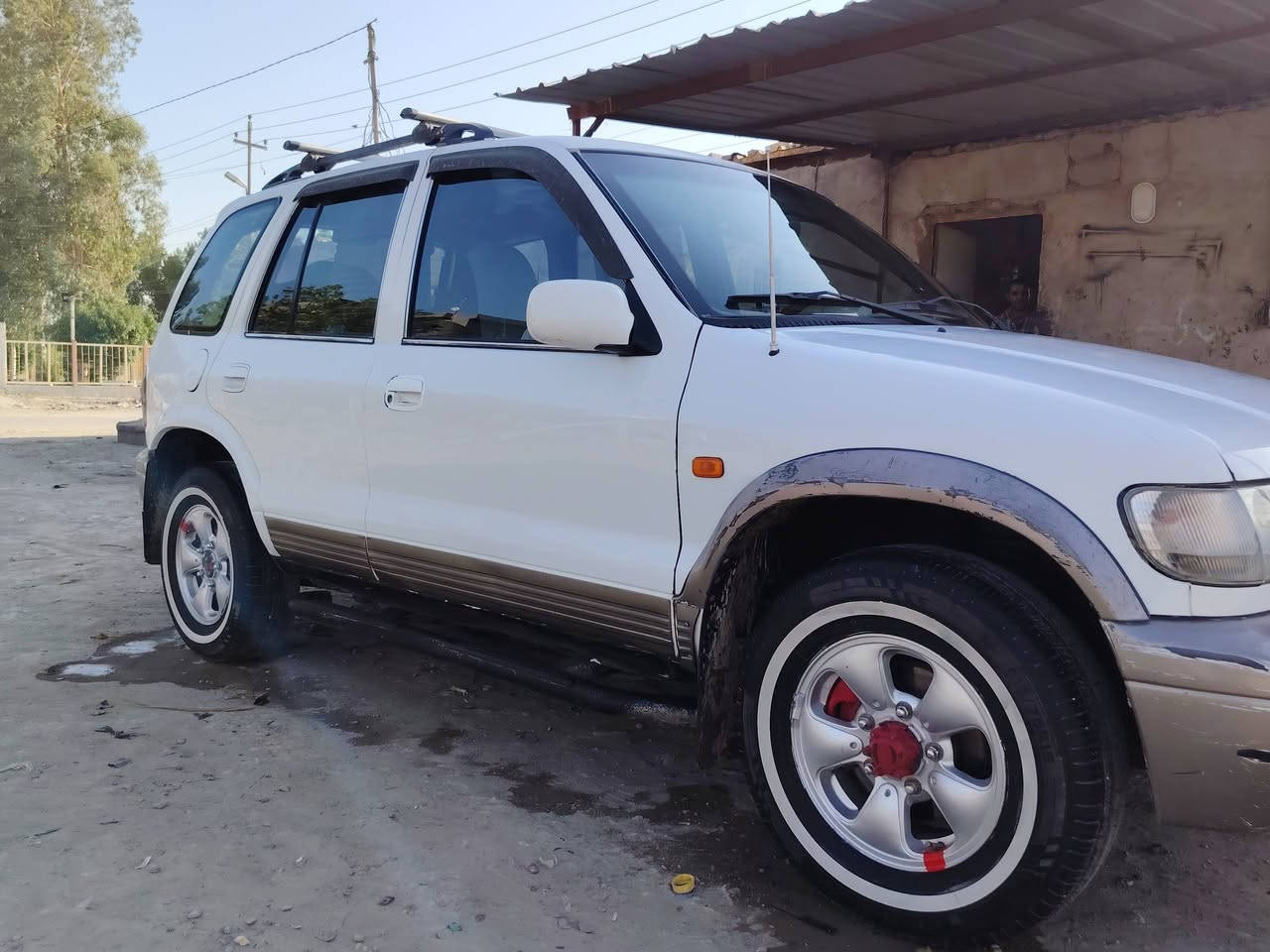 السلام عليكم. كيا سبورتج. موديل 96.رقم بغداد   نكليزي بأسمي. مكينه 2000 مسكر تبريد ثلج. سياره معمره كله جديد تخم تاير جديد حداديه اماميه وخلفيه. جديد. سياره مابيه نقص لو برغي. كامله من كلشي. سياره مال جناي. انضف من صوره تجي وشوف بعينك السعر 50 وبيه مجال بسيط . العنوان بابل الحمزه الغربي. الاستفسار ***********

