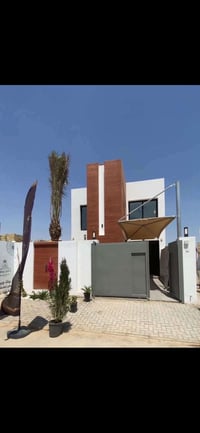دارين متجاورين • المدينة الملكية • ١٥٠م
