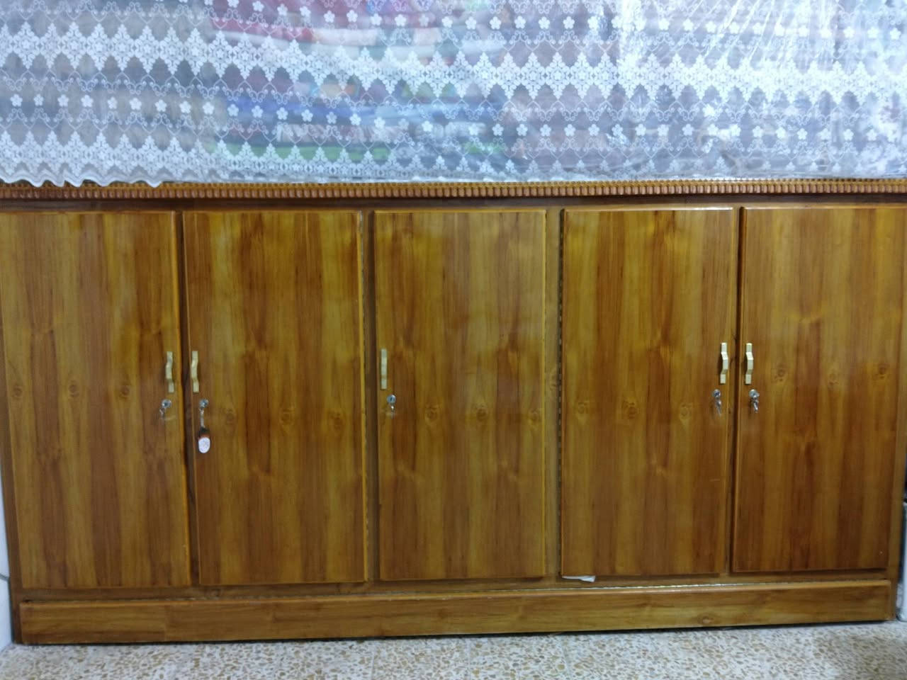 صندوق لبيع بسعر450بي مجال اتصل على ***********
