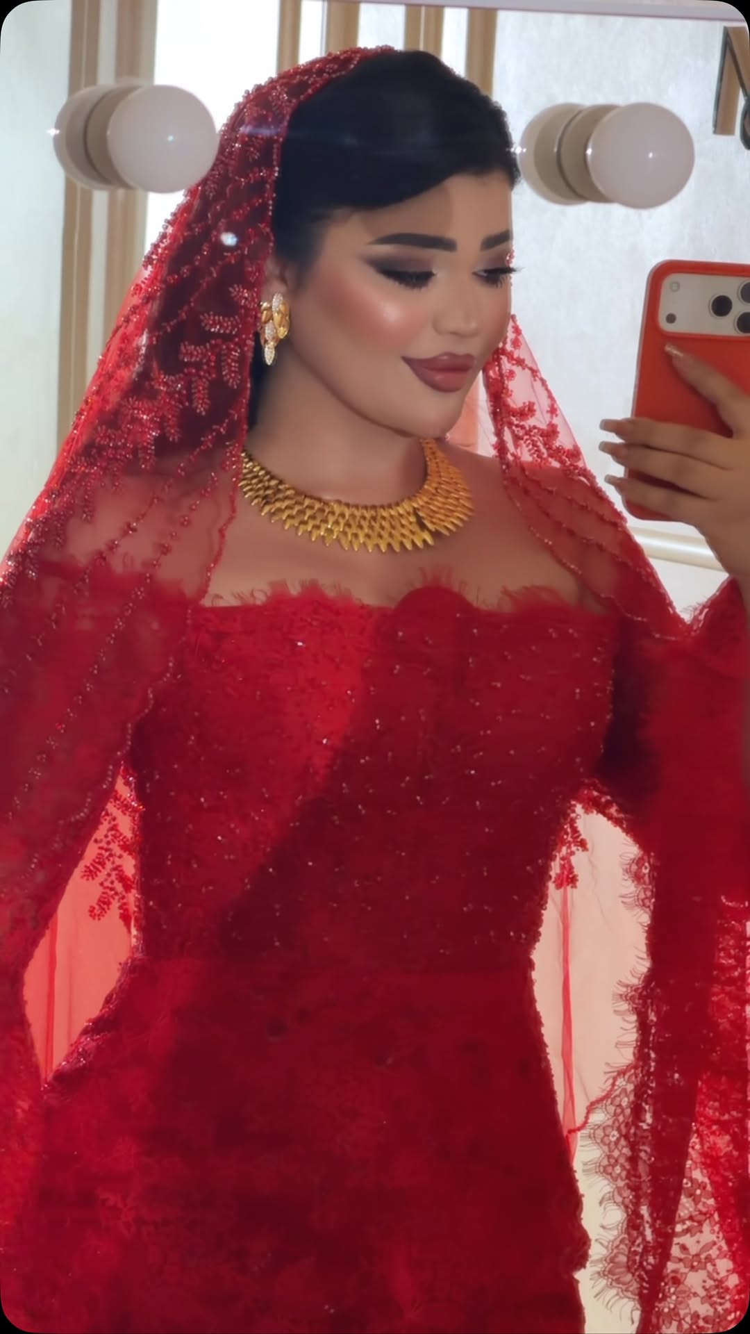أكو أجمل من هيج ؟! الأزياء من @mj___wedding
