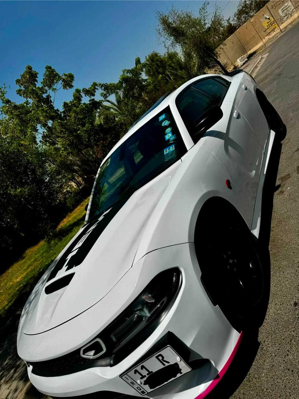 السلام عليكم جارجر 2018  sxt بلاس يعني اعلى فئة بل جارجر حادثها جداً بسيط بجم كبس بيها جاملغ خلفي ونص الجاملغ الامامي فقط وبابين مبدلات اصليات بدون صبغ السيارة عليها اضافات خير من الله مصروف عليها كومة موصفات بصمة كشنات ميموري كشنات كهرباء جلد فتحة حساسات امامية خلفية كشنات تدفئة تبريد كشنات خلفية تدفئة رادارات كامرة خلفية شاشة كبيرة وباقي الموصفات المعروفة السعر 180 وبيها  مجال حك الجية المكان بغداد السيدية رقمي ***********
