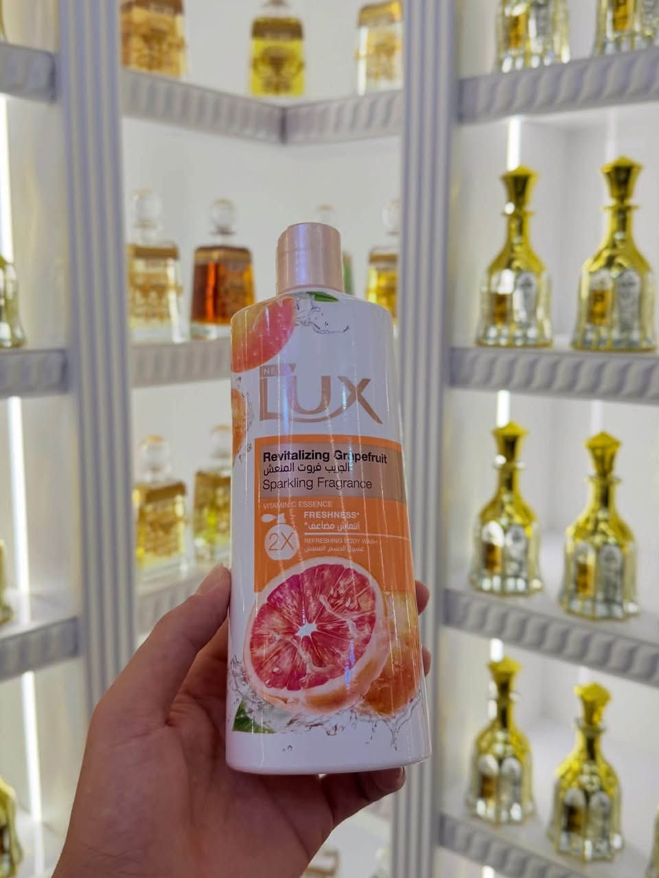 شاور جسم لوكس LUX الأصلي💯
سائل استحمام للجسم غني عن التعريف بعطره الرهيب
 الهادئ والثابت ويبقى ساعات بعد الاستحمام
🔹يتميز برائحة جملية جداً
🔹يعمل على ترطيب البشرة
🔹يعطي البشرة نعومة
🔹ينظّف الجسم بعمق

طوز خورماتو - مجاور مصور الجامعة📍
للحجز والاستفسار دايركت📬
***********
