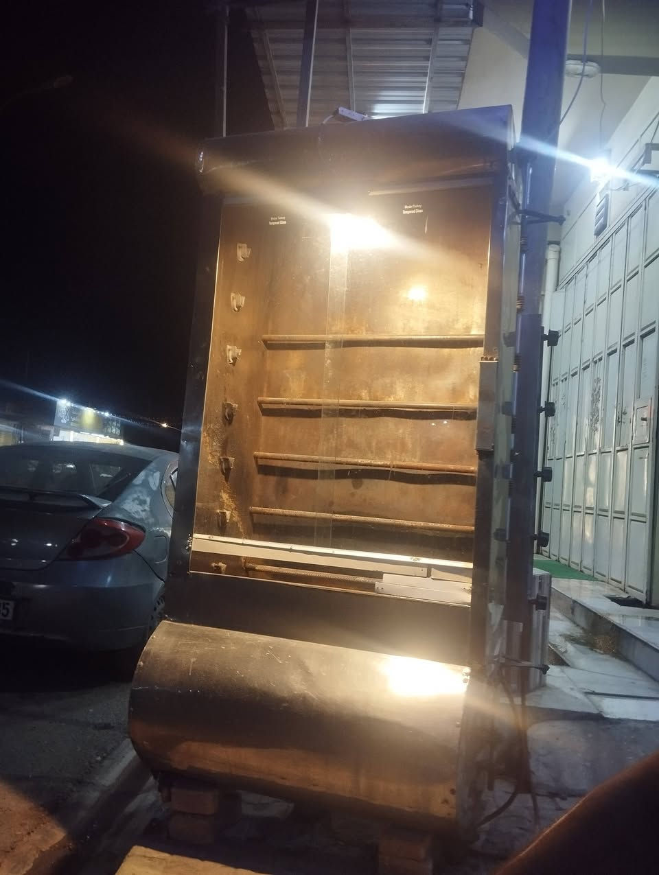 كركوك قادسيه الثانيه شارع مرور والسعر 375 وبي مجال شوايه مال دجاج اي عيب ما بيها والرقم***********
