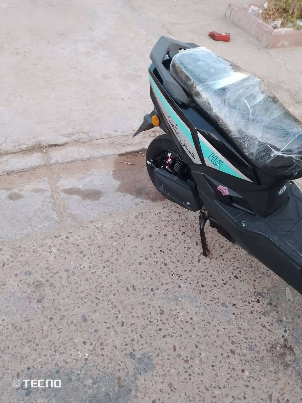 السلام عليكم دراجة شحن للبيع 
النوعيه سكنس رياضي 
موديل 26 
6 بطاريات الاكبار جدد 
ملف رياضي 2000 واط 
نضام Rرجوع للخلف 
نضام B 
نضام مثبت سرعه 
تشغيل عن بعد 
انذار ضد السرقه 
قفل استيرن 
لايت عالي وناصي 
اشاير يمنه ويسرى 
دبل اشارة 
هورن 
حساسات بريك 
جوزة تفصل الناريه 
تايرات 2 جدد 
سويج + بصمه 
مكاني بغداد البلديات 
السعر 490 و بيها مجال بسيط 
الاستفسار الرقم ***********
