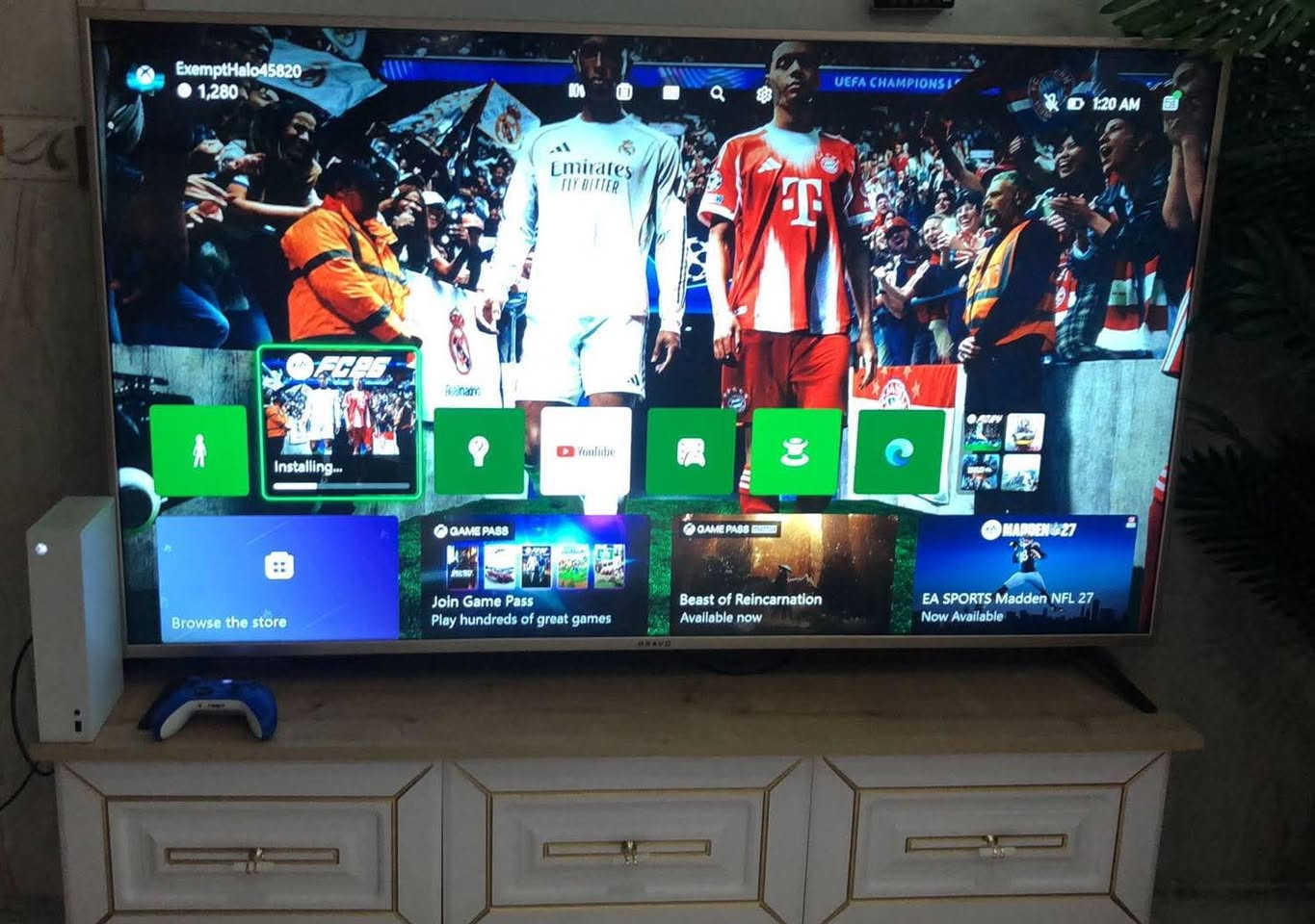 Xbox series 2021نەکراوە 
یەک دەسکی بیلادی و ئەکاونتی لەگەل3یاری بۆ کراوە 
Red dead redemption 
Call of duty 
GTA online 
هەولێر 5عەسارۆک *********** أربيل, العراق
