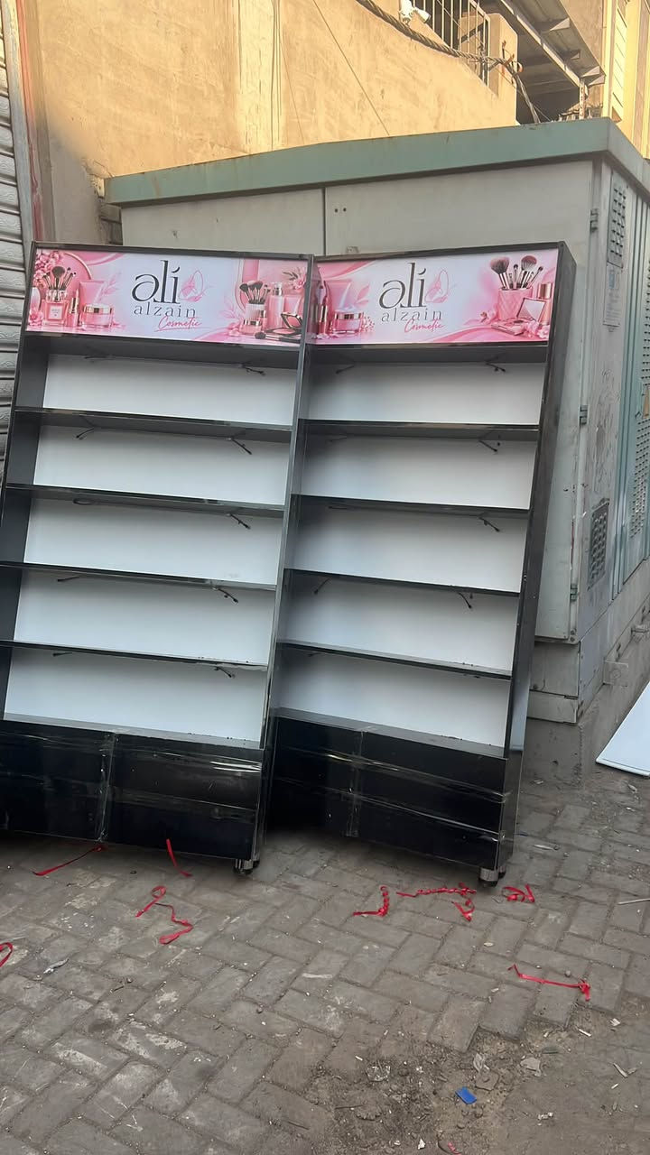 يتوفر فاترينات جميع القياس وتوصيل كل محافظات  عرض متر ارتفاع مترين ونص عمق عشرين ب٧٠ قطعة ‭***********‬

نص مكتوب في الصور:
- ۲۳ آب ۱۰:۲۹ ص