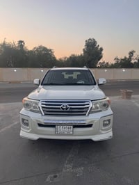 لاندكروز GXR • ٢٠١٤ • ١٣٨ الف