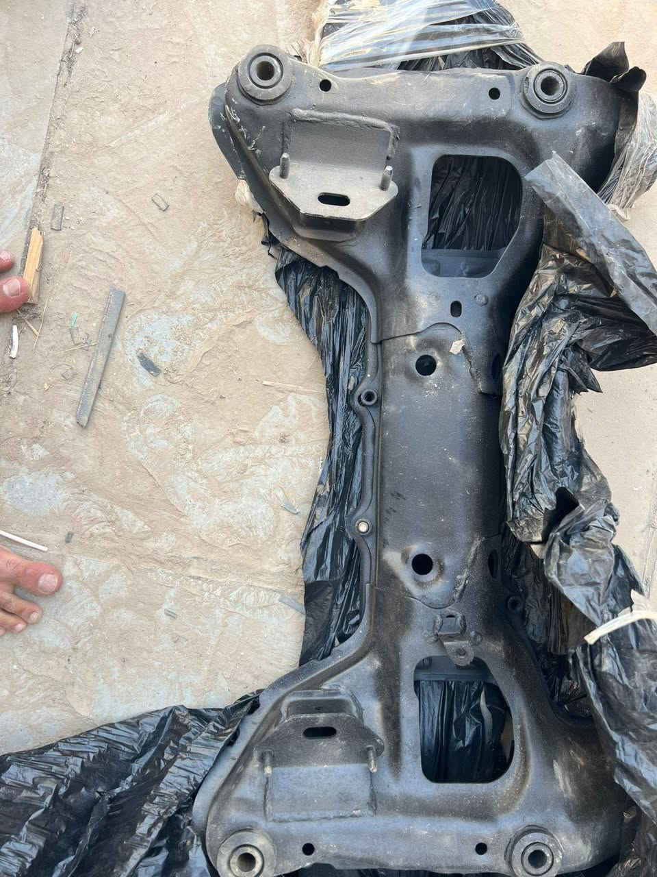 أغراض بونتيشا فرممه كامله هيه والطبلات وطوبات والرباطات للبيع مكاني بغداد ***********

