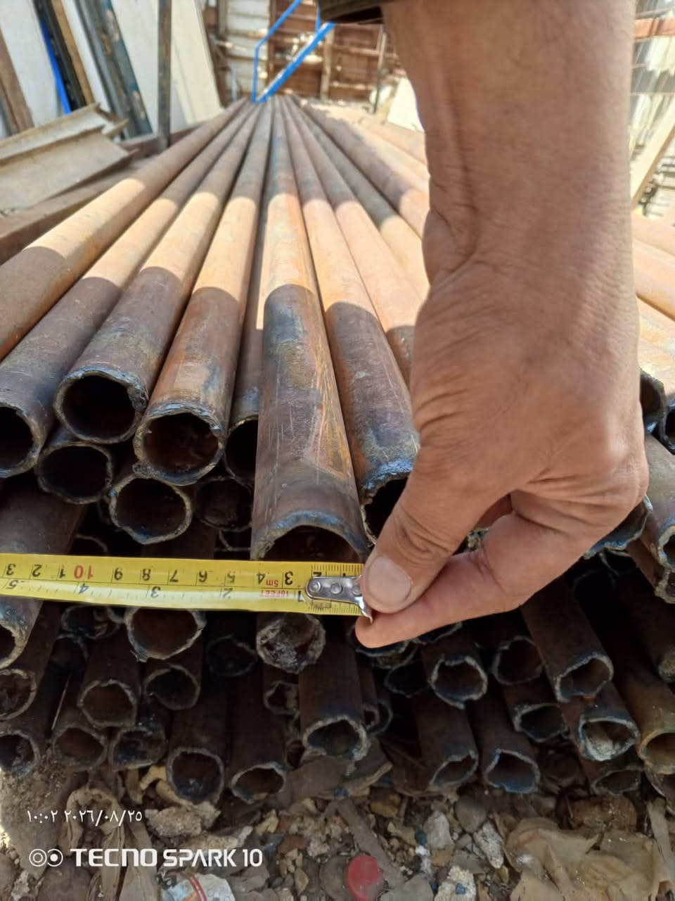 متاح بوري انج ونصف 4مل العدد 184 الطول 5امتار و90 سانتيم العنوان بغداد مدينة الصدر رقم الموبايل ***********
