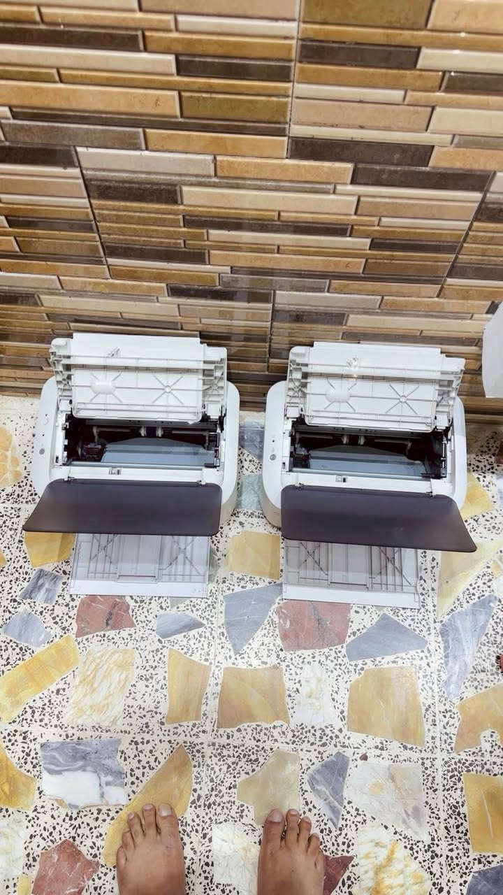 طابعتين كانون LBP6030 وحده بيها وايفاي والثانيه ما بيها الكاترج باودر سعره 10 الف يطبع 2000 نسخه سعره ٨ الف وتطبع 20 نسخه بل دقيقه تطبع من الموبايل والحاسبه نظيفه مال بيت
***********
بغداد الشعب
