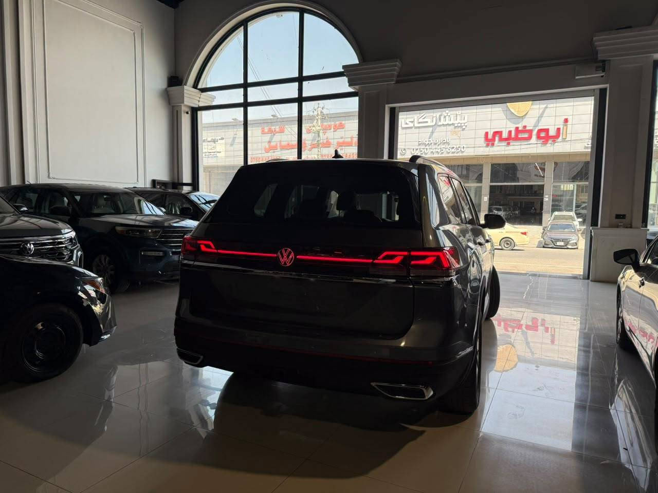 للبيع 
VW Atlas SE 2025
أطلس 7 راكب
وارد أمريكي 🇺🇲
بجم كبس ✅️
بدون إيرباك ✅️
رقم الشاصي مُرفق : ✅️
1V2WR2CA8SC570912

محرك 4 سلندر 2.0L توربو 

مواصفات SE: 
داخل جلد 
كشنات تدفئة + تبريد + كشن السائق كهرباء
تبريد 3 قطع 
شاشة تدعم Apple CarPlay + Android Auto
شاحن لاسلكي
لايتات LED ذكية تتحرك وي الستيرن 
نقاط عمياء
رادار أمامي 
كاميرا خلفية 
حساسات أمامية + خلفية

ماشية 19 ألف 

مكان السيارة أربيل 

السعر 25.000$ 

للإستفسار 
*********** إتصال أو واتساب

