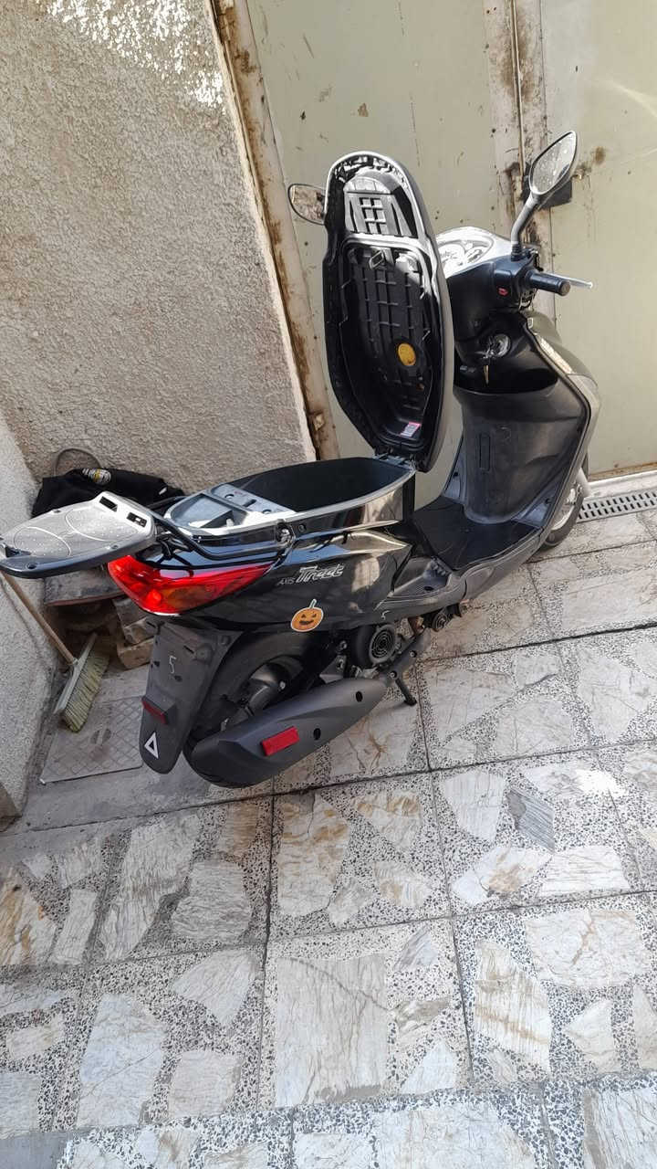 اكزز 🇯🇵🇯🇵 تريت treet ياباني
للبيع، مكفولة كفالة عامة من كل شيء 
محرك بلادي وخرسة واكفلها من اي 
ضرر وفتح وصوت وخلل بالمكينة 
كلهة مظبوطة امانة الله وكلها شغالة 
على أيدي من الرمبة واستعمال شخصي 
وماشية ٢١ 👌،نوزل خطين ،  سويجين الاصليات 👍أوراقهة موجودة وبأسمي 
تايرات جديد درجة أولى ومرايات
 وكاسحة سيباية هاي اني شادهن 
رقمي للتواصل ***********
وبه واتس آب ☎️  سعرها (8 ورقات)
وبها مجال لليشتري، العنوان بغداد 
الكاظمية ، وتحياتي للجميع اخوتي
