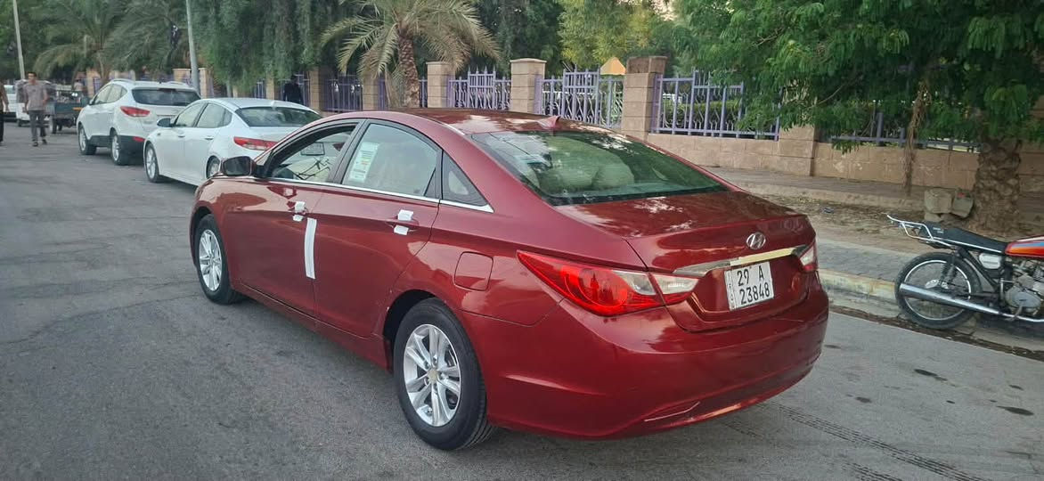 سلام عليكم سوناته وراد مريكي بيه الثلاثه قطع صبغ جماليه بدون معجون وباقي سياره كفاله عامه سياره جاهز من تخم تاير من حداد مامي خلفي مكينه وكير 2400 رقم واسط دولي مشروع وطني الغاء 30 مكان سياره بواسط سعر 82رقم تلفون ***********
