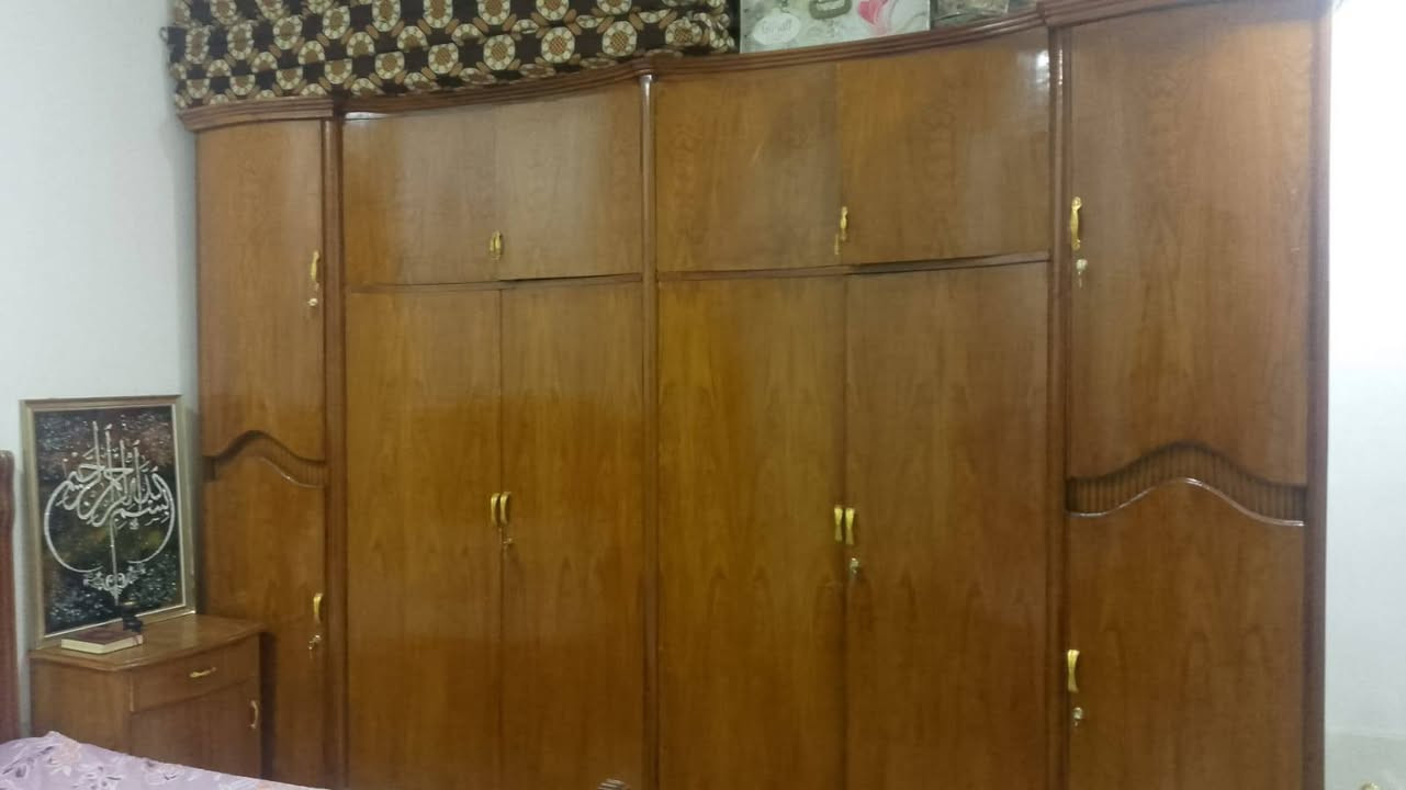 سلام عليكم اخوان عندي غرفة نوم للبيع غرفة نضيفه كلش خشب عراقي صاج احطاطه اصلي السعر 700وبيه مجال المكان الرمادي الخمسه كيلو الاستفسار ***********
