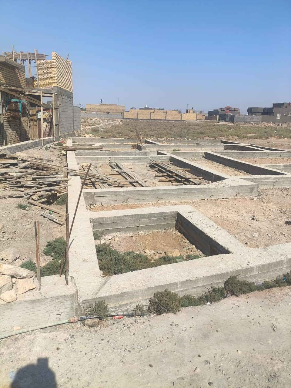 📍 قطعة أرض للبيع – خلف جامعة الصادق (ع)
🏡 الموقع: نزلة سلام معيوف، قرب المحلات والحسينية.
📐 المساحة: 216 متر
📄 نوع السند: إقرار محكمة
🧱 الرباط: كونكريت مسلح
💰 السعر: 11 مليون دينار مع مجال بسيط
📞 للاستفسار والتواصل:
***********
🤝 شعارنا: الصدق والأمانة والتعامل المباشر 
🔑 رقم البائع يُسلَّم للمشتري مباشرة، ويُعتبر أمانة الله.
📍 عنوان : السماوة
