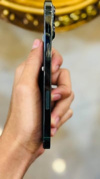 ايفون 13 برو ماكس جهاز نضيف بس وكع مني انكسر ضهر ومبدل شاشة اصلية ذاكر...