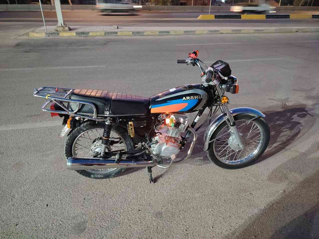 السلام عليكم دراجه للبيع موديل 25 والسعر 600 وبها مجال ***********
