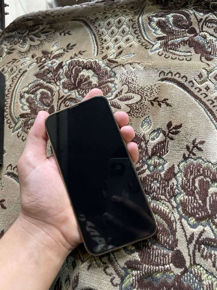 ايفون 13 برو فقط 

ذاكره 128 

بطاريه 78

ما مفتوح على شريط الفحص 

نضافه 100

السعر 600 بي مجال قليل 

رقم *********** واتساب فقط 

بغداد
