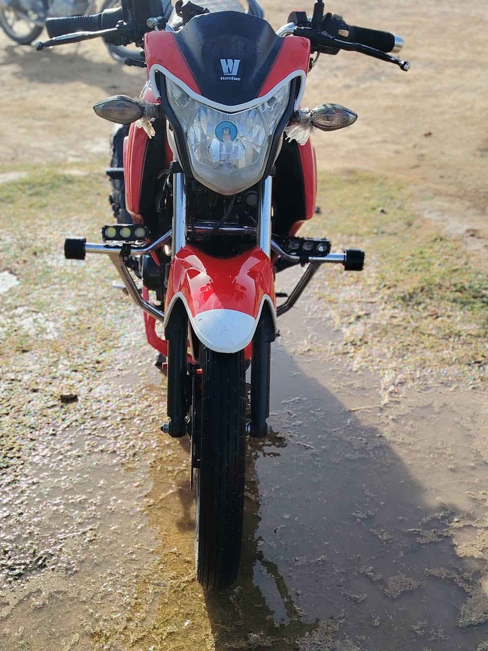 السلام عليكم
هاوجي للبيع موديل ٢١ مسجل وكامل نضافه فول مثل ماموضع بالصوره مال جناي السعر ١٥... *********** المكان هيت البغدادي
