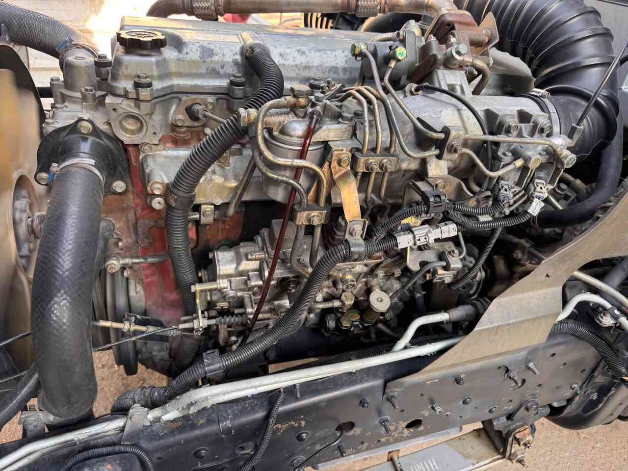 ‏السلام عليكم هينو شيطان للبيع موديل 2006 أصل سيارة باسمي رقم بغداد طول السياره 6وربع تخم  تاير تقفيل تفتيح الريموت مكان السيارة بغداد رقم الهاتف***********￼
