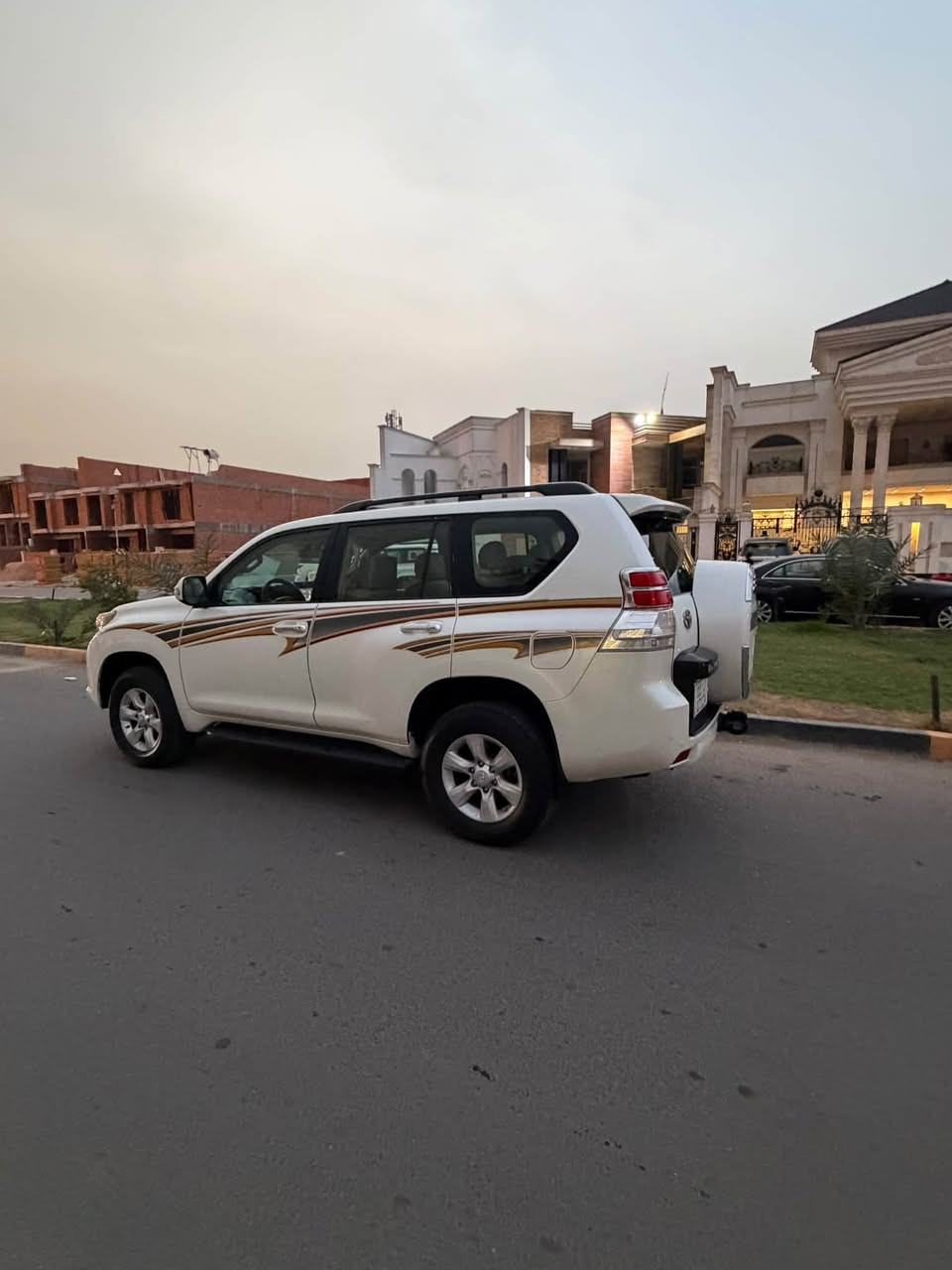 برادو TX.L • ٢٠١٠ • دبل ٧ راكب