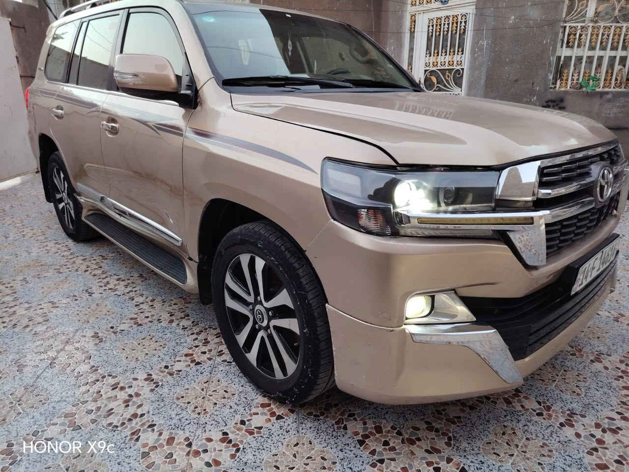 ٢٠٠٩ محدثة ٢١ رقم بصرة انكليزي 

صبغ حزام ماعدى القمارة مابيها صبغ 

مكفولة من الكلبة شرط الفحص 

السعر : ٢١٠ 

المكان ذي قار :  ‏‪***********‬‏
