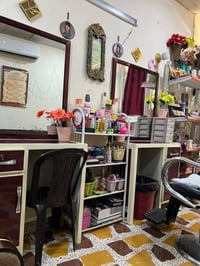 صالون نسائي • للبيع • سعر مناسب