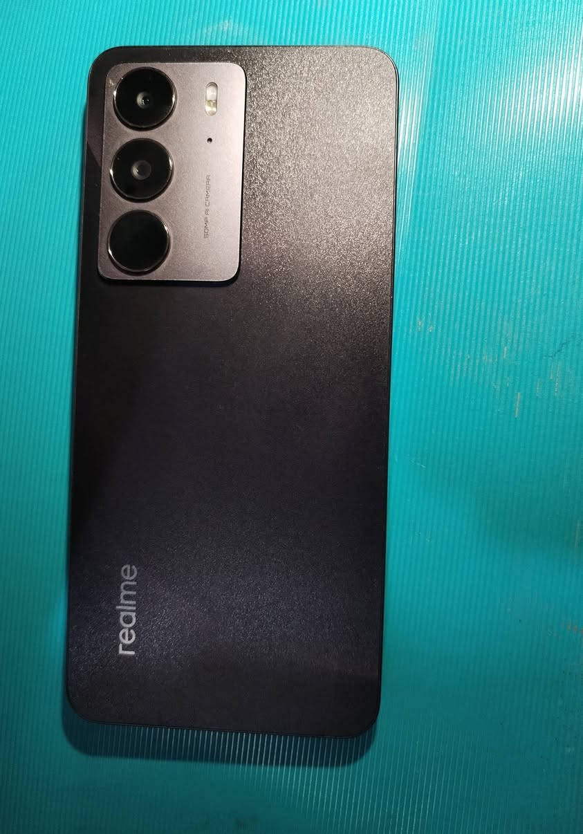 > للبيع realme C75 اسود
> ذاكرة 8/256 (صححها حسب جهازك)
> نضيف شخط مابيه، بطارية 6000 تدوم يومين، ضد المي والكسر IP69
> مكاني كربلاء طويريج حي لعسكري - السعر 210 وبي مجال بسيط
> رقمي: [***********]

نص مكتوب في الصور:
- حول الجهاز
- اسم الجهاز
- realme C75
- مساحة التخزين
- ٤٧,٠ غ.ب / ٢٥٦ غ.ب
- المعالج
- MediaTek Helio G92 Max
- البطارية
- ٥٨٢٨ مللي أمبير في الساعة (نموذجية)
- RAM
- ٨,٠٠ غ.ب + ٨,00 غ.ب
- الكاميرات
- أمامية 8MP
- خلفية 50MP
- إصدار البرنامج
- RMX3941_16.0.5.1010 (EX01)
- مععز الأداء
- Flux Engine
- الشاشة
- ٦,٧٢ بوصة
- الطراز
- RMX3941