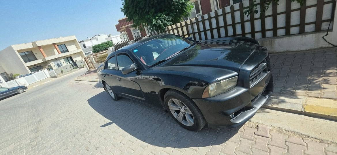 سلام عليكم جارجر موديل 2014 رقم بغداد انكليزي بيها 3 قطع صبغ جاملغات بدون دواخل مكينه 3600 السعر 119 رقم الهاتف ***********  مكان السياره كربلاء
