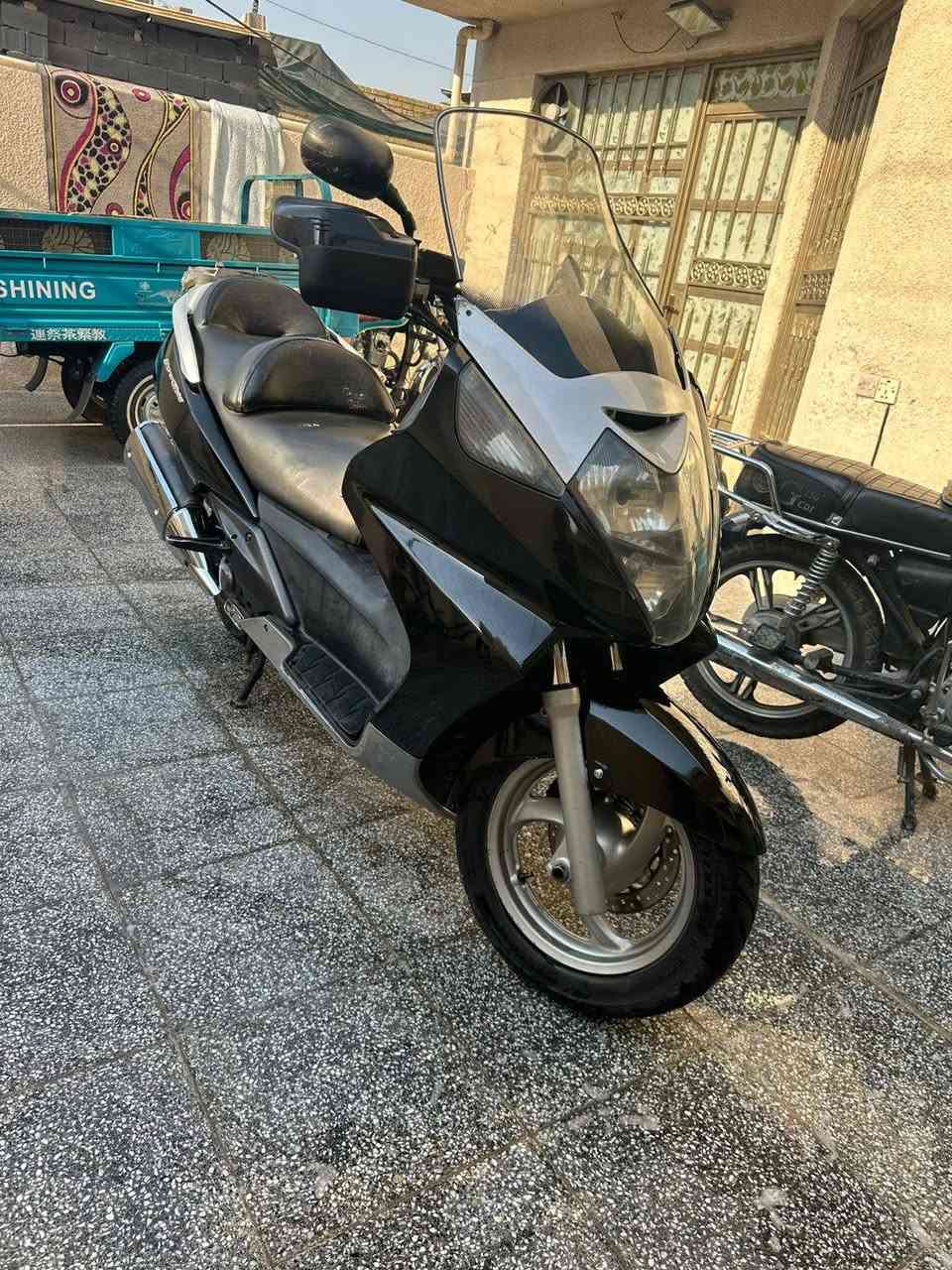 هسلام عليكم دراجه سلفرونج اوفر مكينه سوده ماشيه٣٧ تايرات جدد اوفرمود كهربائيات كله شغال (السعر ١٧٥٠)مكاني بغداد حي النصر اتصال ***********
