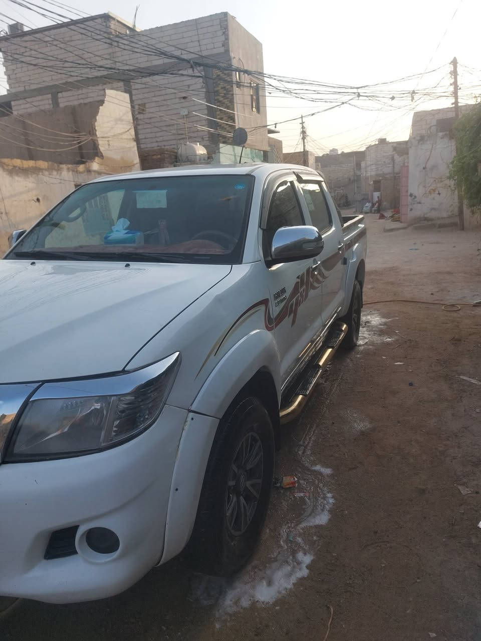 السلام عليكم سياره فورويل ٢٠١٣مكفوله كير ومحرك مكفولات رقمهه اربيل اوتماتيك مكانهه النجف السعر ٢١٠وبيهه مجال رقم صاحب السياره ***********
