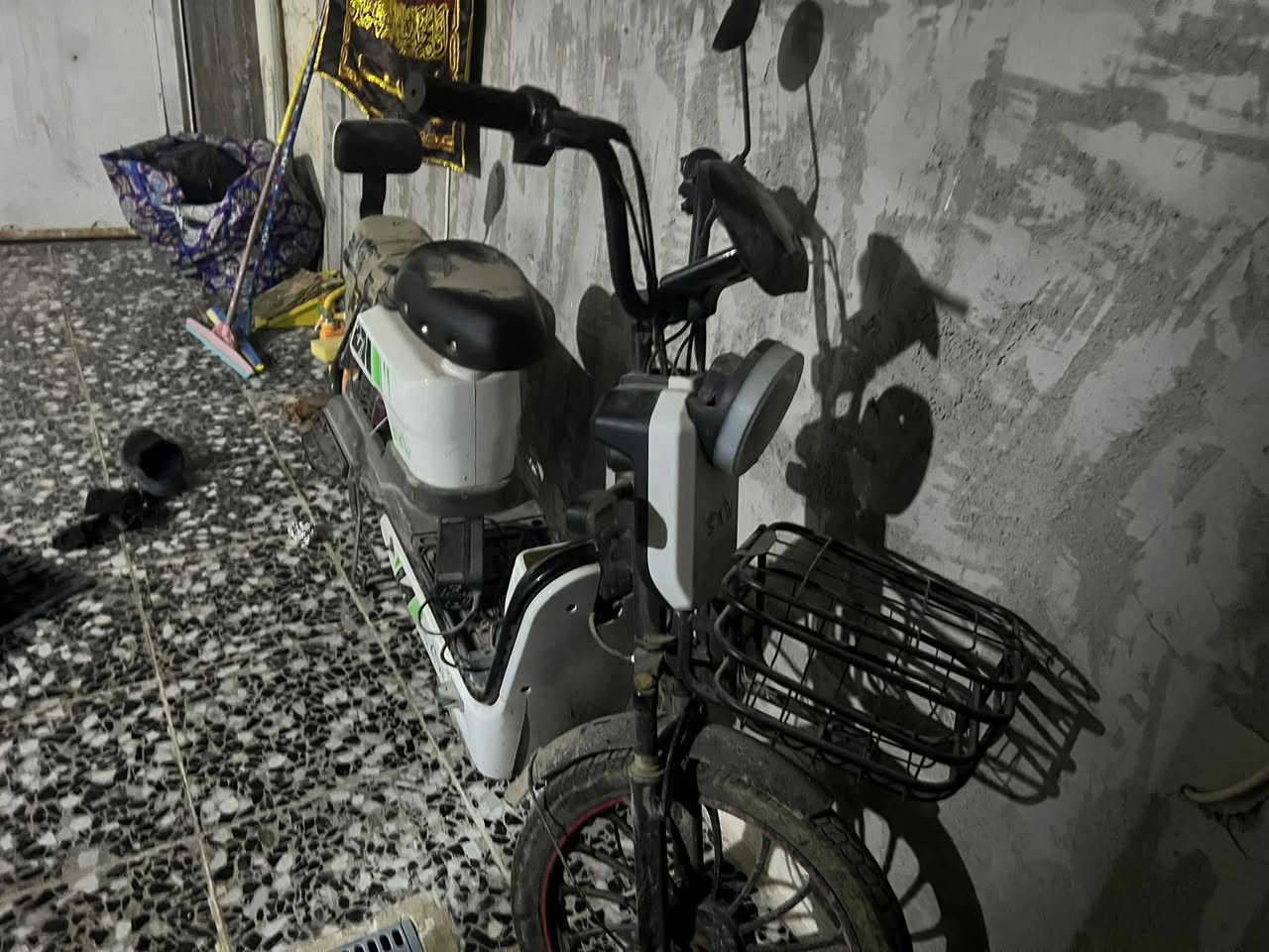 دراجه حجي 20 للبيع محتاجه بطاريات 🪫 سعر 100 بي مجال جانت متروكه رقمي بس واتساب ***********
