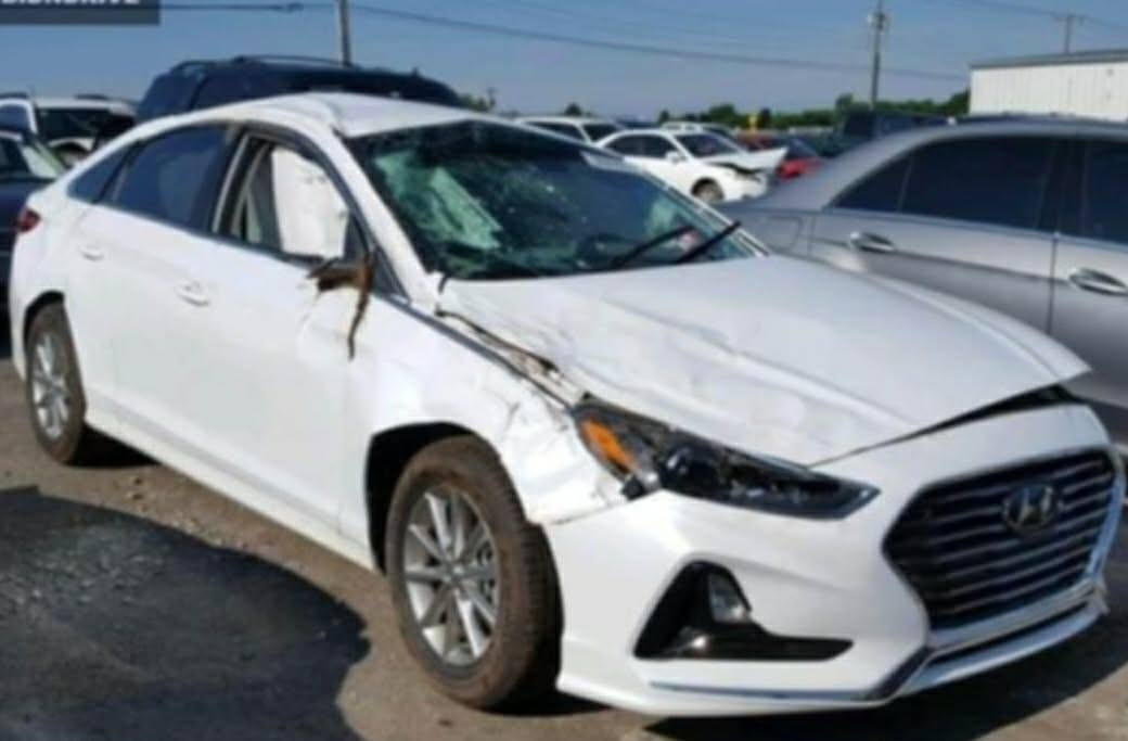السلام عليكم سوناتا موديل 2018 نص فول جي دي اي 2500 رقم مثنى راعيهة بل نجف مكان السياره نجف السياره جاهزة عله اخر حبايه حادثه من امريكا مرفق بل منشور استخدام شخصي السعر 105 للاستفسار ***********
