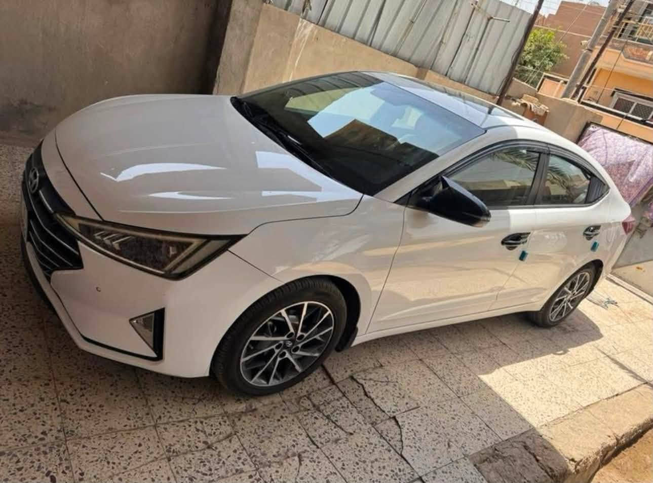النترا 2020 خليجي رقم بغداد انكليزي ماشيه 118 بيهة بس بارد بل اهلاال الخلفي الجهة اليمنة والباقي مكفول 

فول مواصفات

مكينه2000دوش +فتحة سقف سلايت +شاشه كبيره اندرويد +حساسات امامي خلفي +تبريدقطعتين +اشاير مرايا +كشنات جلد داخل صاج +انضمة قياده 3 +بصمه تشغيل وابواب وصندوق ذكي فول مواصفات سيارة جديدة خير من الله

ملاحظه سياره (بيهة بس بارد بل اهلاال الخلفي الجهة اليمنة مو جبير كلش بسيط )

مكان السياره ديالى الغالبية

الاستفسار رقم ‭***********‬
