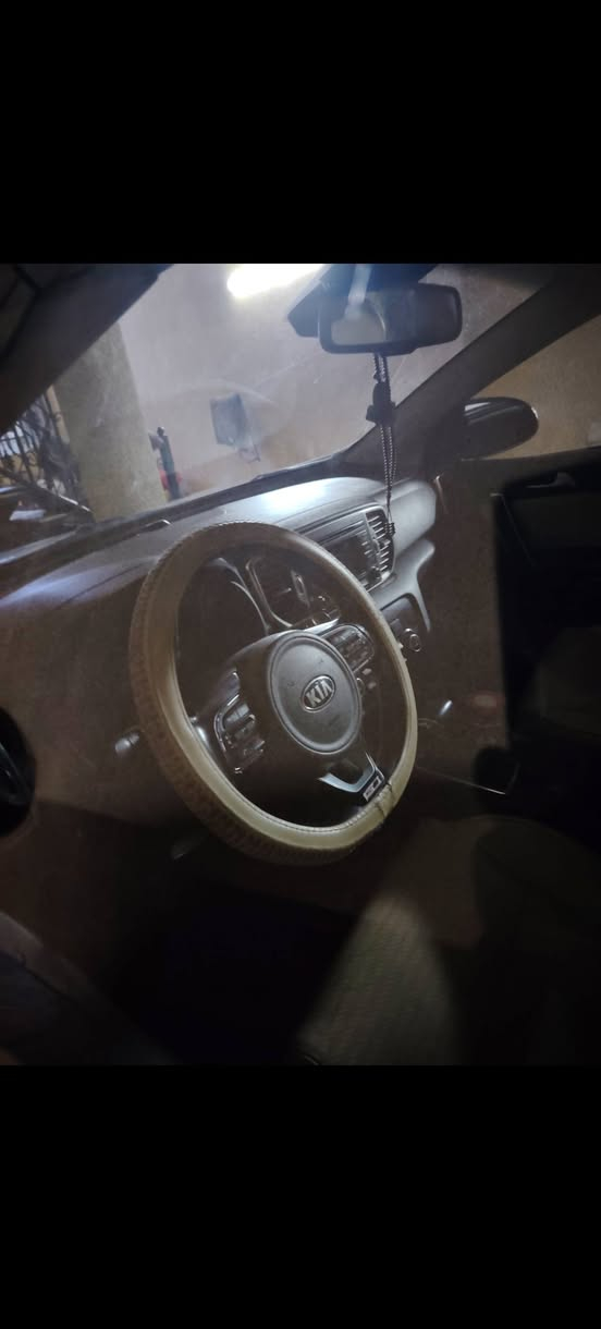 بيع سريع بيع سريع 
السلام عليكم 
كيا سبورتج GT. 2016 خليجي GTمحرك 2400 المرغوب
                    Kia Sportage GT Line
            فور ويل دفع رباعي
     نضام صعود منحدرات 
         شاشة اعطال                       سستم صوت JBL بلادي  
بصمة + بصمة أبواب  
 شحن لاسلكي 
      هاندبريك دكمة
 سقف بنراما 
      كشنات جلد 
✅ تحكم ستيرن 3 انضمة ( سبورت ايكو نورمال )
✅ مري شفط مع نضام الترحيب و أشاير بالمري 
✅ تبريد قطعين  
✅ شاشة كامره 
✅ رادار امامي خلفي جوانب ( مانع اصطدام )
✅ كروز مثبت سرعة 
✅ تحكم ستيرن كامل ( فول تحكم )
✅ شاحن واير ليس منافذ UPS امامية وخلفية 
✅ لايتات زنون + كشافات ضباب 
✅ مانع انزلاق
سيارة كلش نظيفه مال بيت 
بغداد الاعظمية ***********
فقط انتصال
بيع مستعجل بيع مستعجل الشراي ينتصل الي ميشتري يعبر المنشور
السعر 153 قفل قفل بدون عمله
ماكو هيج سعر ابد ✅
